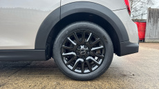 MINI Hatchback 1.5 Cooper Classic Premium Plus 5dr Auto Petrol Hatchback